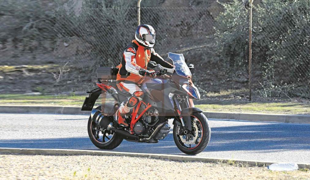 KTM Super Duke GT 2019