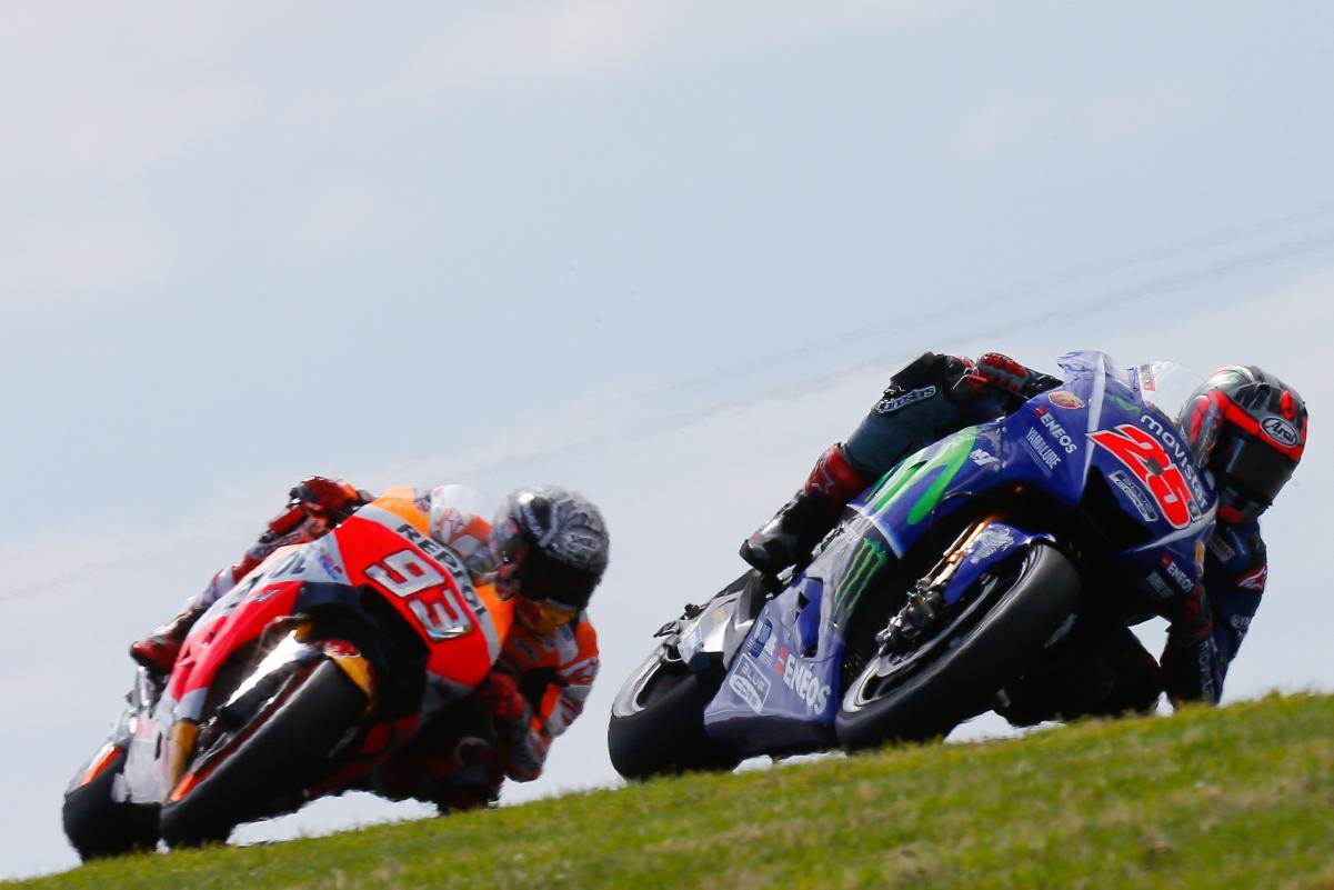 Márquez y Viñales en pista