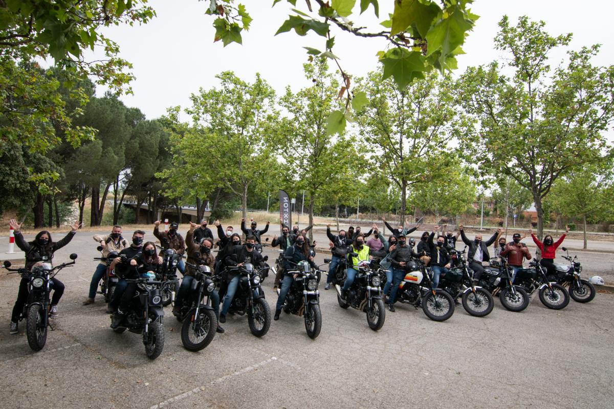 Así fue el primer encuentro entre los motoristas de Brixton en España