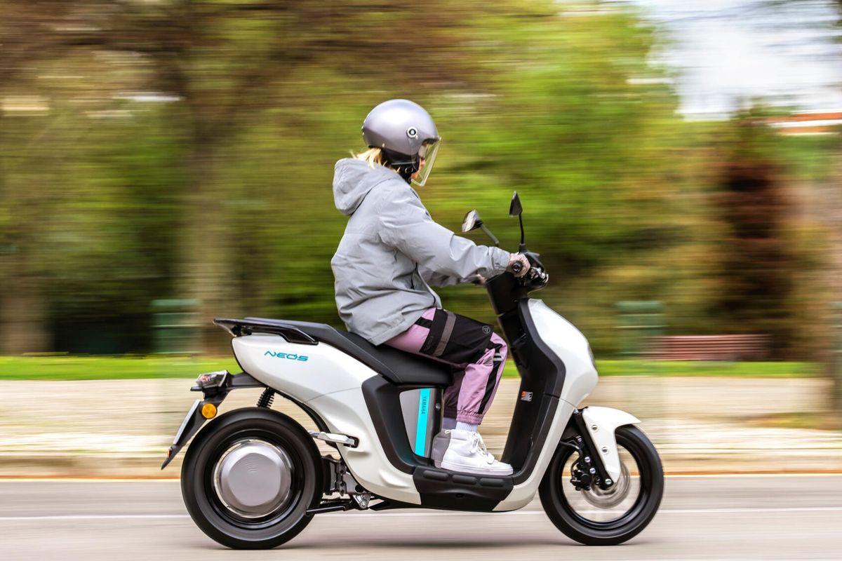 Yamaha se une a la Marató de Barcelona con su scooter eléctrico