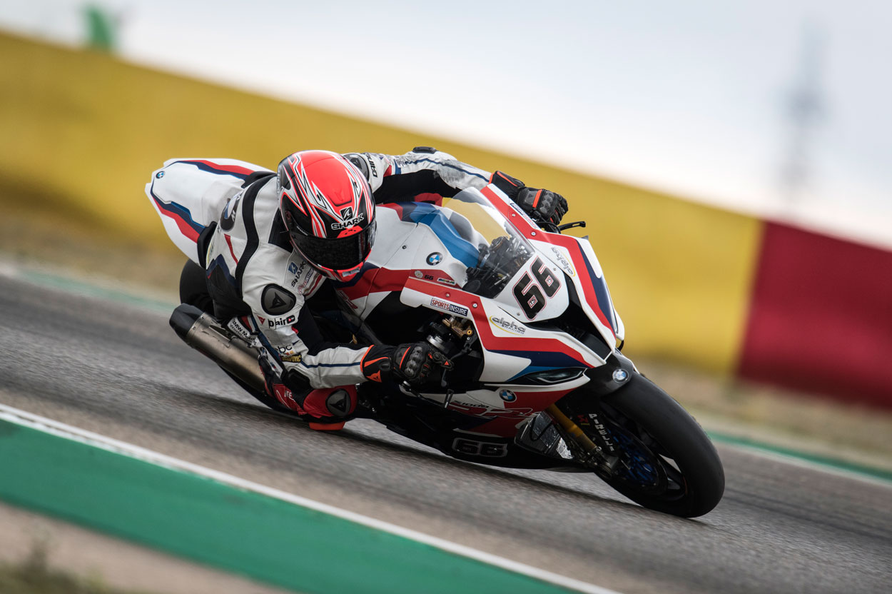 Tom Sykes con BMW en SBK Assen