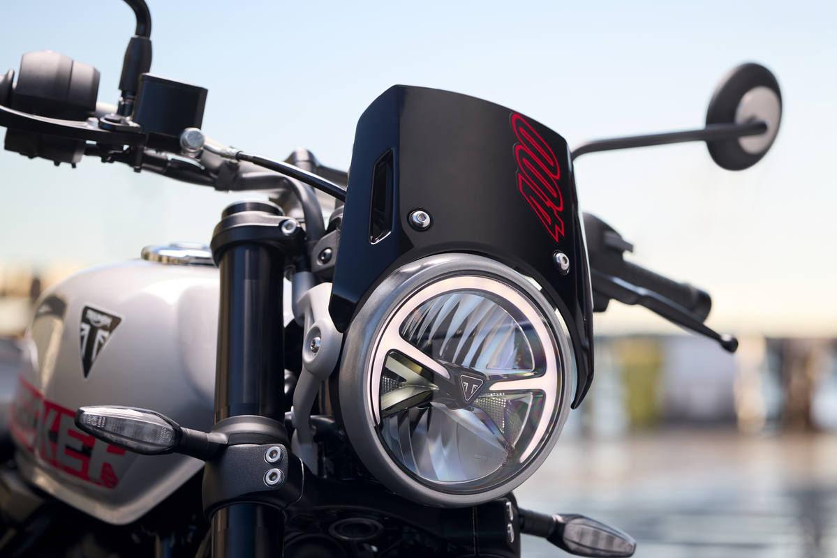 ¡Nuevas Triumph Tracker y Thruxton 400! Flat Track y Café Racer para carnet A2