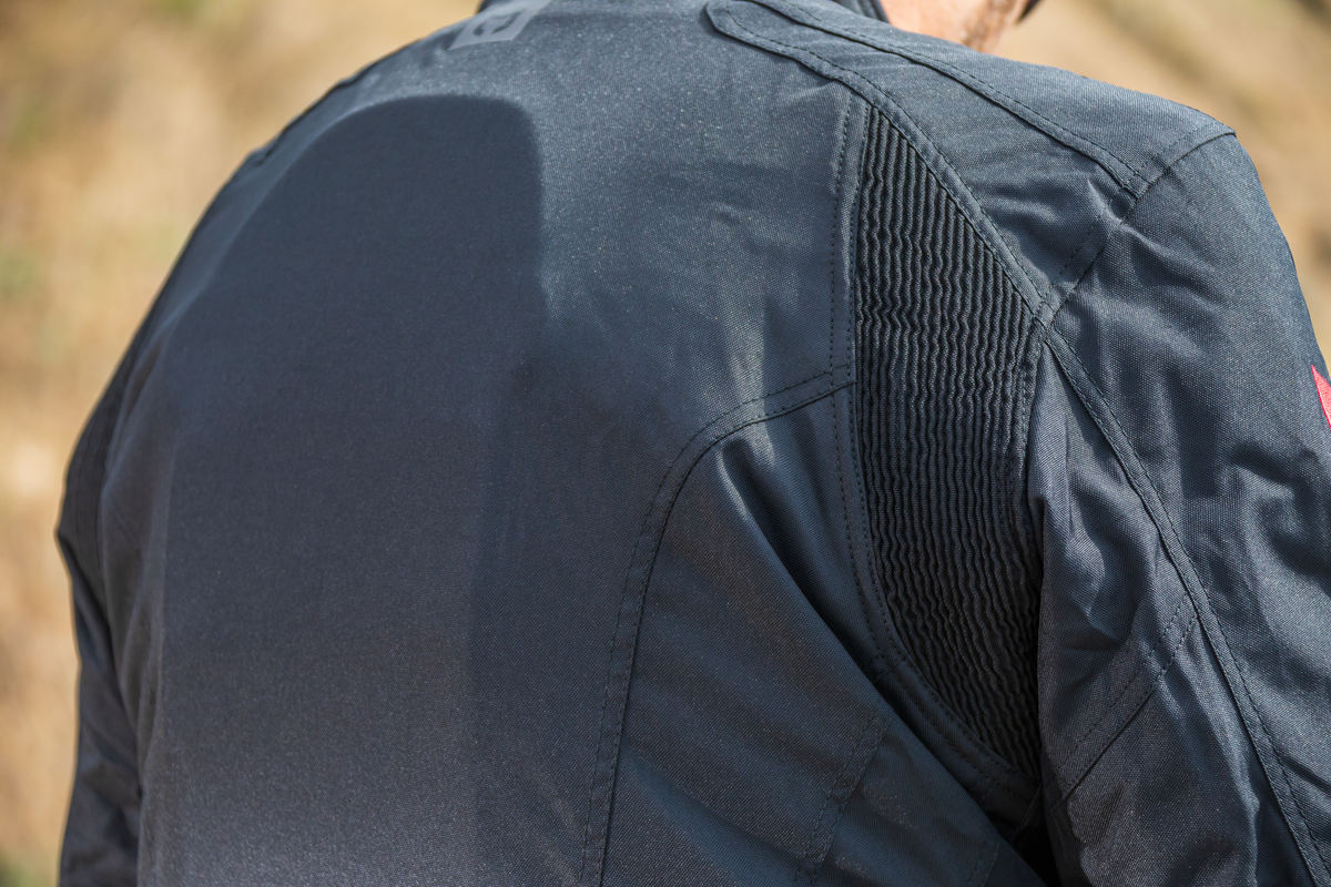 Prueba chaqueta y pantalón XL Moto Two Seasons 3.0