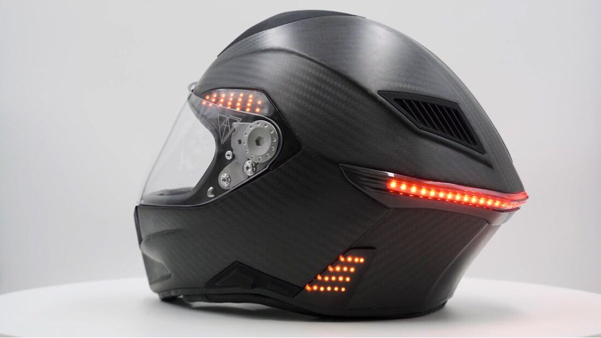 Vata7 X1 LED: casco de carbono y luces LED
