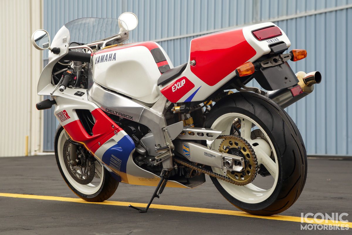 Moto de ensueño: Yamaha FZR750R OW01 1990 ¿solo 10.000 euros?