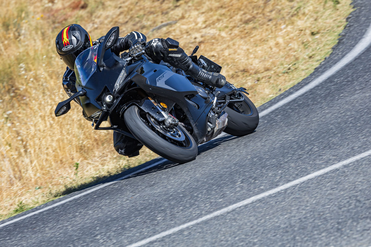 Probamos la Yamaha R9 2026: La nueva referencia como deportiva popular Probamos la Yamaha R9 2026: La nueva referencia como deportiva popular