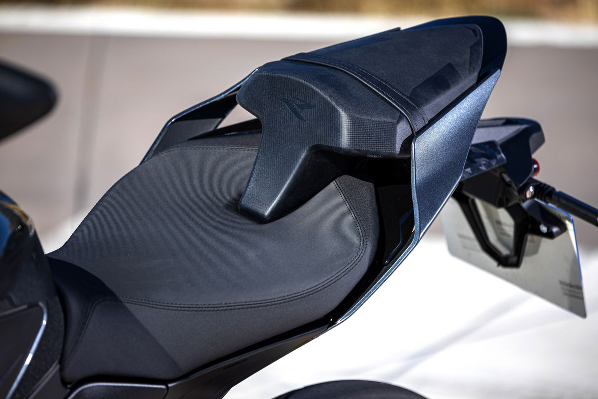 Zontes 703 R: naked tricilíndrica con genio deportivo por 6488 euros