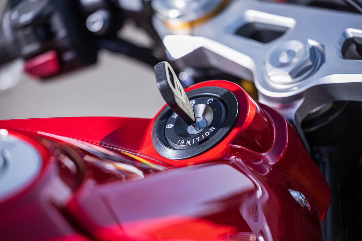 Probamos la ZX Moto 500 RR: ¡Sueño de juventud! Probamos la ZX Moto 500 RR: ¡Sueño de juventud!